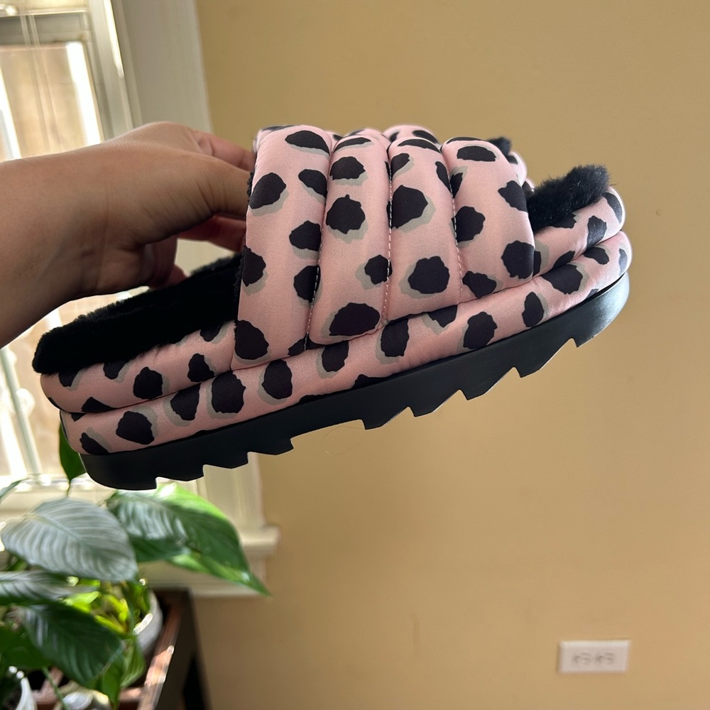 UGG Slides